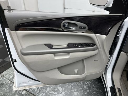 Used 2016 Buick Enclave Leather FWD image 6