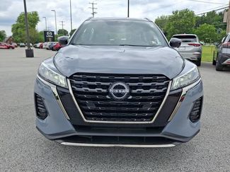 Used 2023 Nissan Kicks SR w/ SR Premium Package FWD video 3