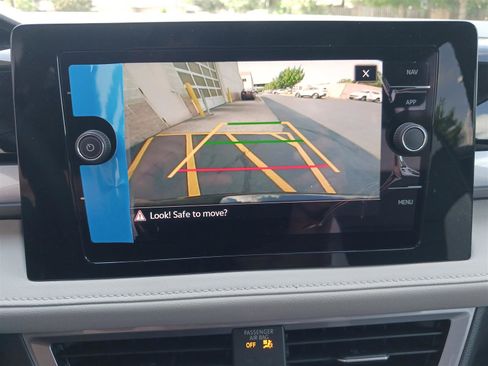 New 2025 Volkswagen Taos SEL image 20