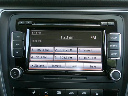 Used 2015 Volkswagen Passat 1.8T Limited Edition image 24