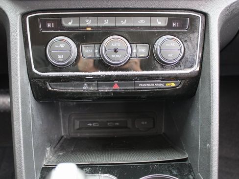 Certified 2022 Volkswagen Atlas SE image 17