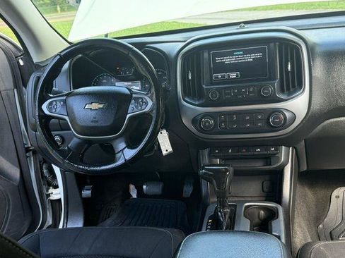 Used 2018 Chevrolet Colorado LT w/ Safety Package RWD image 6