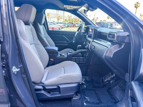 Used 2025 Toyota Tacoma SR5 AWD/4WD image 19