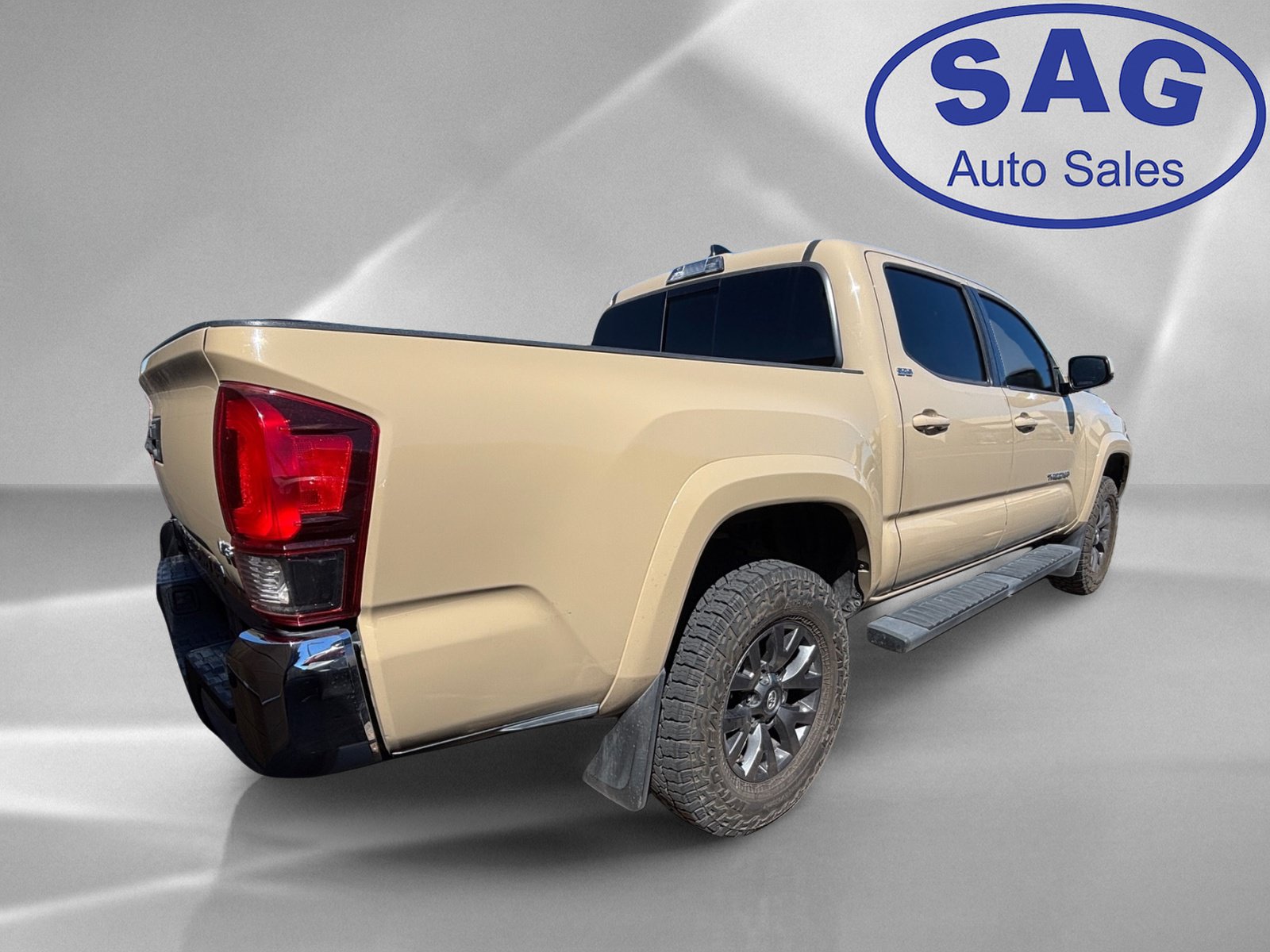 Used 2020 Toyota Tacoma SR5 RWD image 3