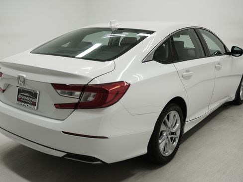 Used 2019 Honda Accord LX image 3