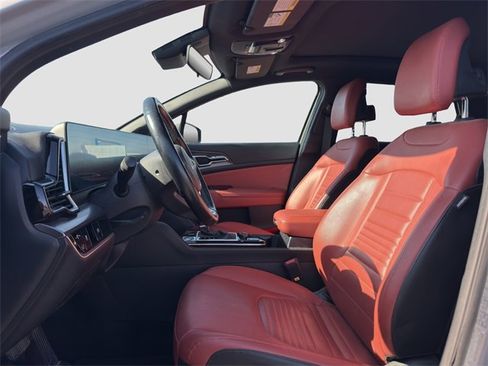 Used 2023 Kia Sportage SX image 9