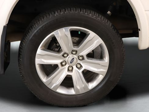 Used 2018 Ford F150 Platinum w/ Technology Package AWD/4WD image 11