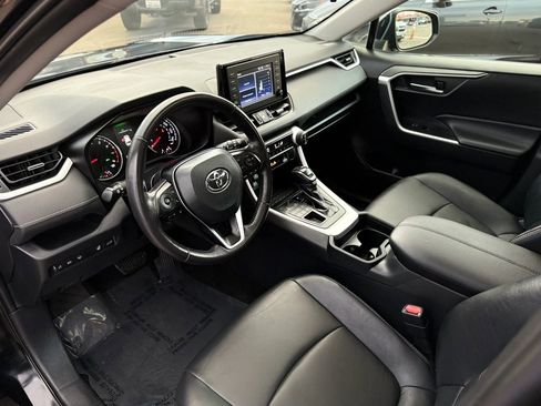 Used 2019 Toyota RAV4 XLE Premium w/ Cold Weather Package AWD/4WD image 11