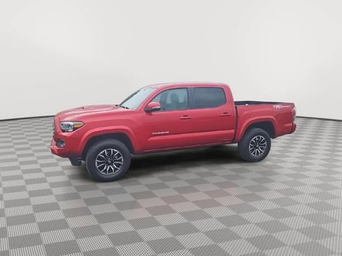Used 2022 Toyota Tacoma TRD Sport image 4