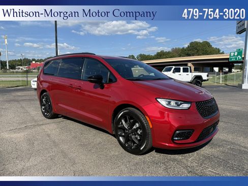 New 2026 Chrysler Pacifica Select image 4