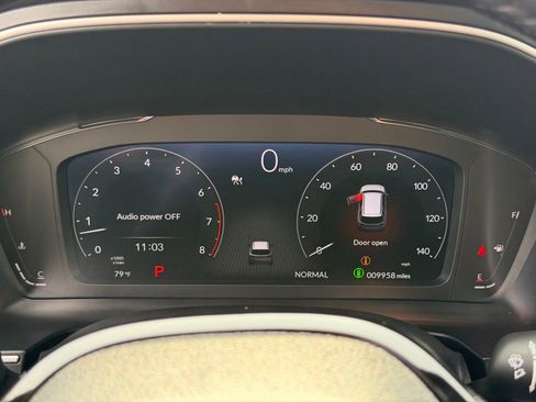 Used 2025 Honda Pilot Elite image 23