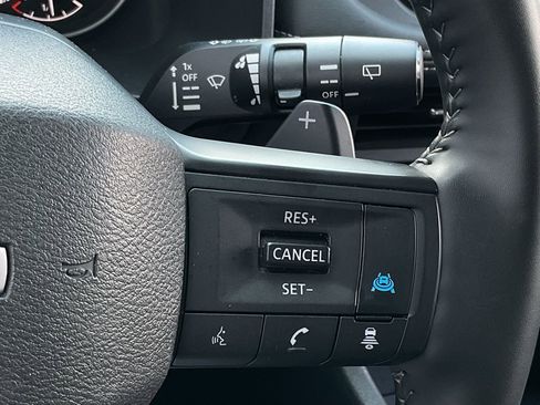 Used 2025 Nissan Rogue SV image 24