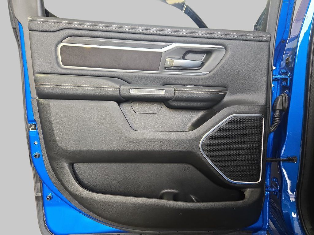 Used 2023 RAM 1500 Laramie AWD/4WD image 17