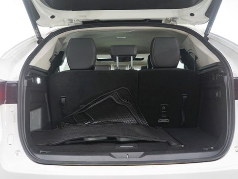 Certified 2024 MAZDA CX-90 3.3 Turbo w/ Preferred Plus image 18