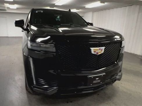 Used 2021 Cadillac Escalade ESV Sport Platinum image 3