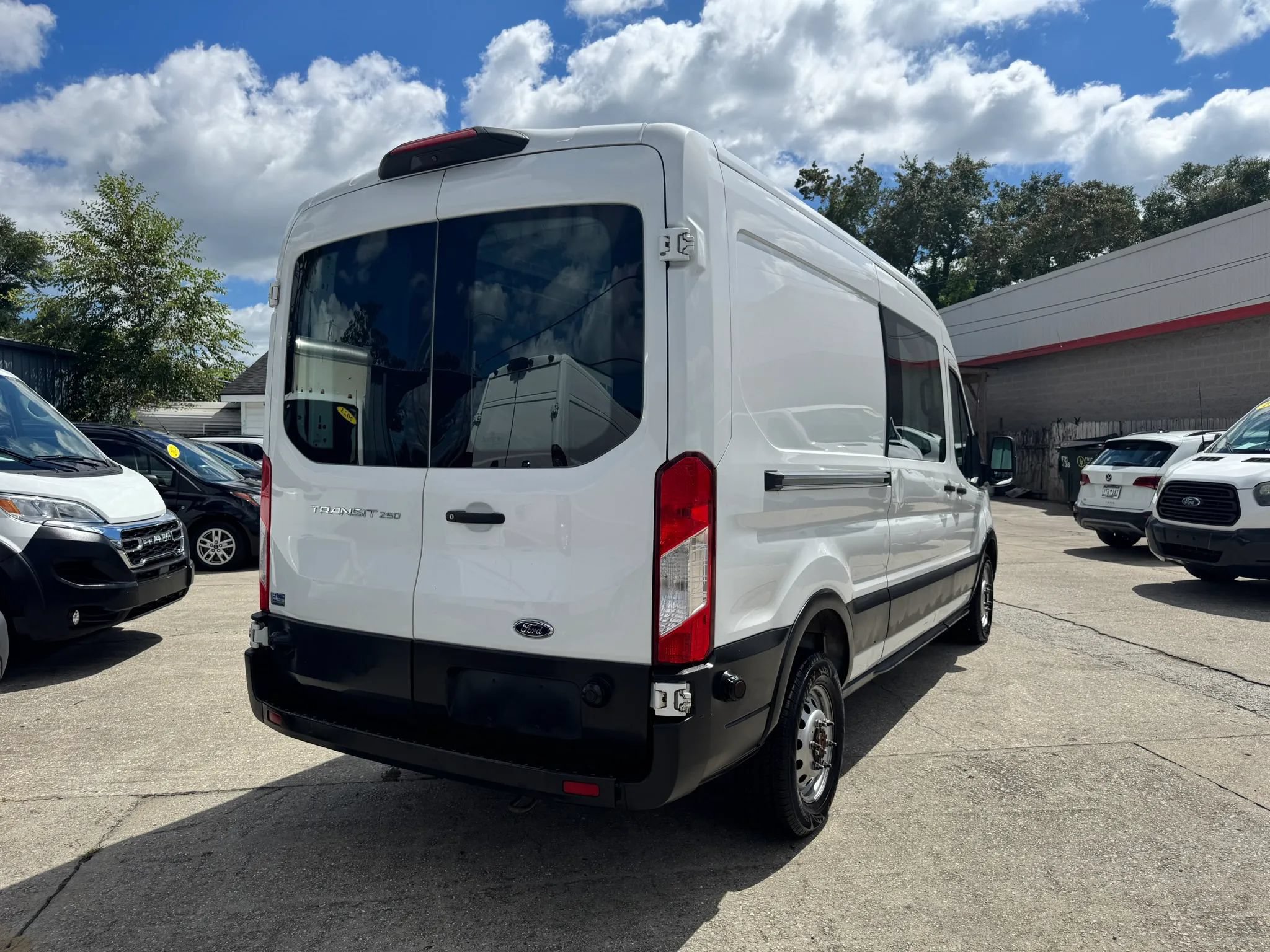 Used 2020 Ford Transit 250 Medium Roof AWD w/ Load Area Protection Package image 9