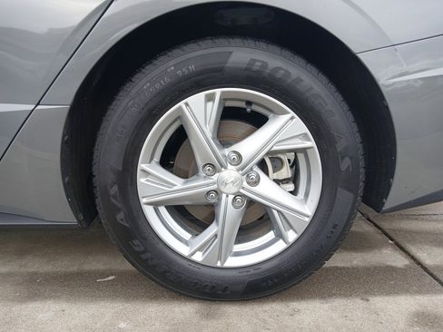 Used 2023 Hyundai Sonata SE w/ Cargo Package image 10