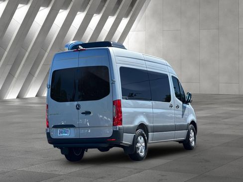 Used 2025 Mercedes-Benz Sprinter 2500 image 4