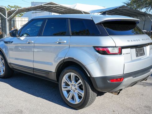 Used 2016 Land Rover Range Rover Evoque SE Premium image 6
