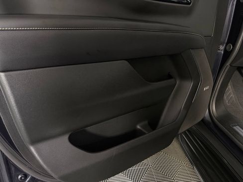 Used 2026 Chevrolet Suburban Premier AWD/4WD image 27