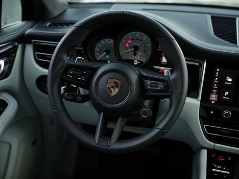 New 2026 Porsche Macan S image 33