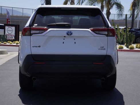 Used 2024 Toyota RAV4 LE AWD/4WD image 5