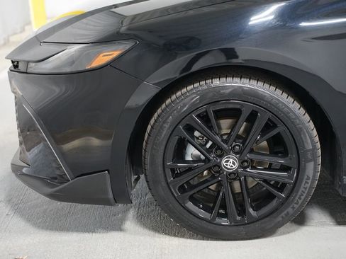 Certified 2025 Toyota Camry SE image 5