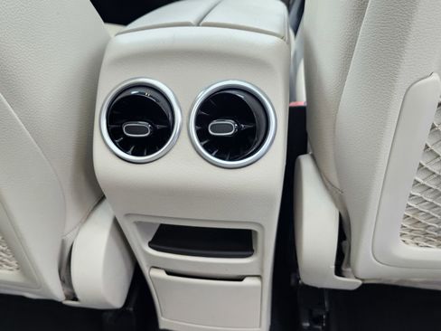 Used 2020 Mercedes-Benz GLB 250 w/ Premium Package image 15