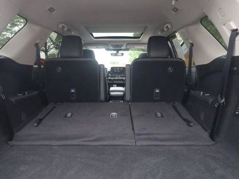 Certified 2025 Nissan Pathfinder SL w/ SL Premium Package FWD image 24