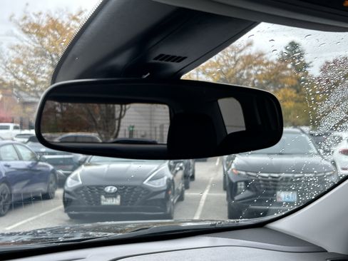 Used 2023 GMC Acadia SLE w/ Driver Convenience Package image 28