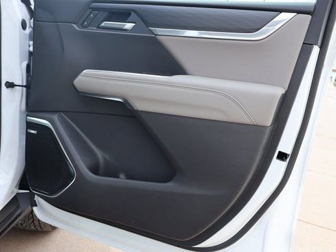 New 2026 GMC Acadia Elevation w/ Elevation Premium Package FWD image 11