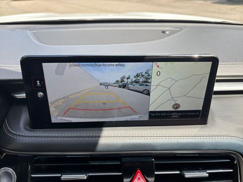 Used 2025 Genesis G70 2.5T image 17