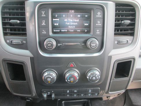 Used 2018 RAM 2500 Tradesman w/ Chrome Appearance Group AWD/4WD image 12