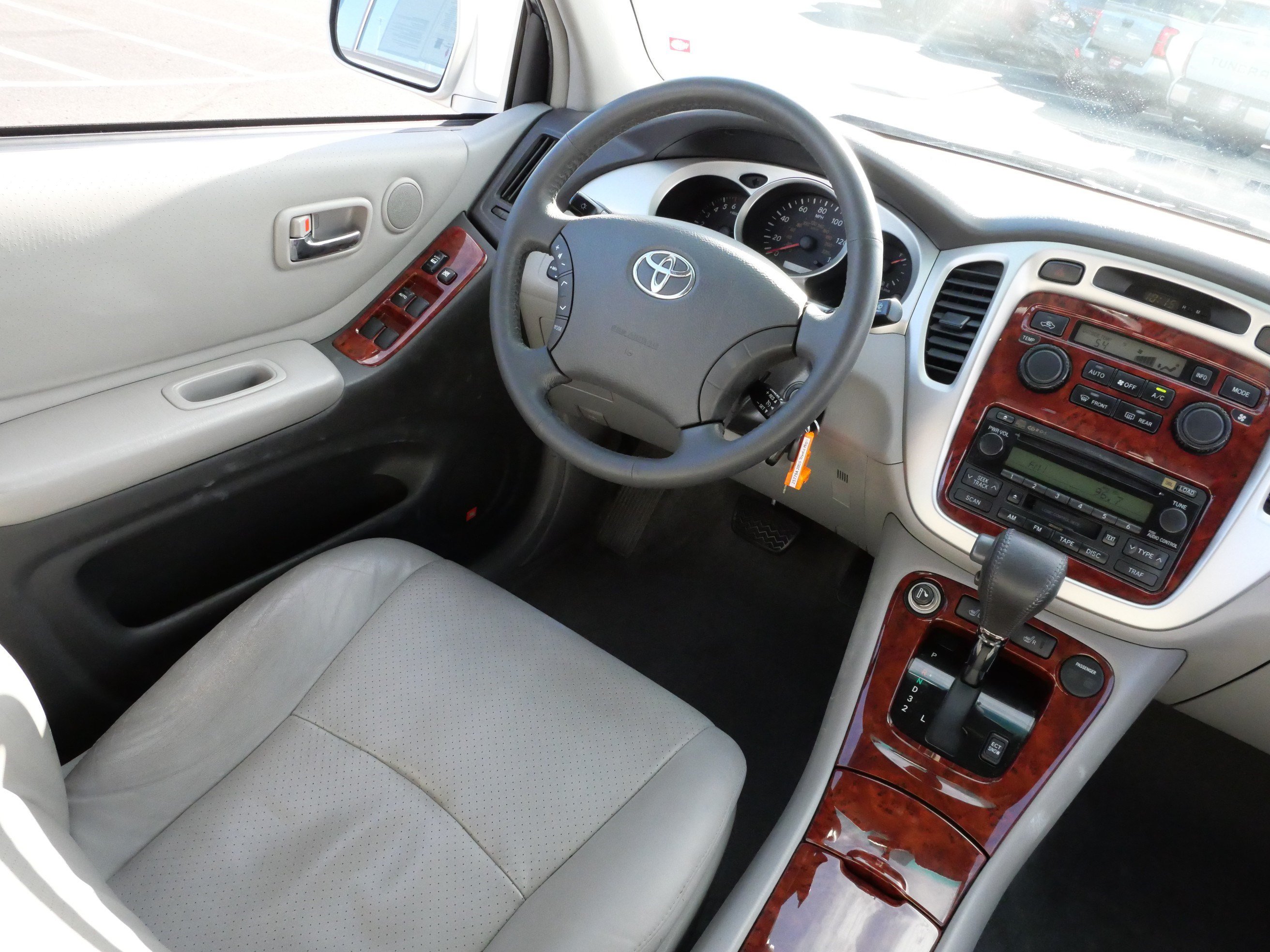 Used 2005 Toyota Highlander Limited AWD/4WD image 9