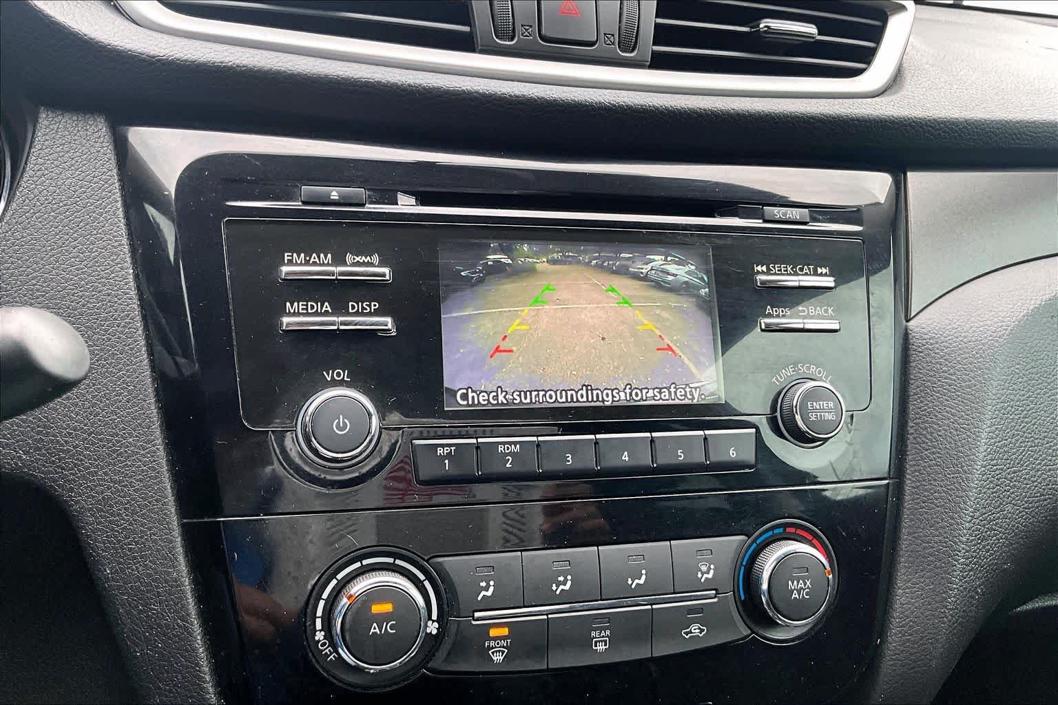 Used 2016 Nissan Rogue S AWD/4WD image 27