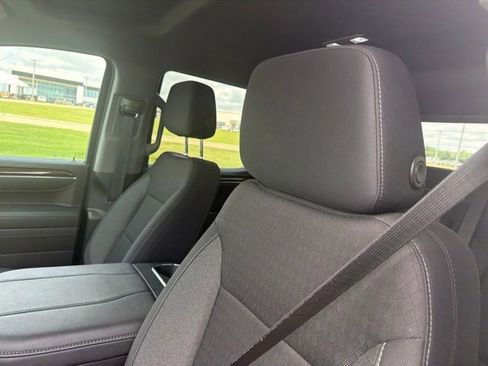 Used 2024 GMC Sierra 1500 Elevation w/ Preferred Package AWD/4WD image 11