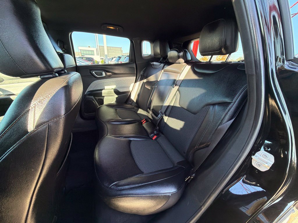 Used 2024 Jeep Compass Latitude AWD/4WD image 15