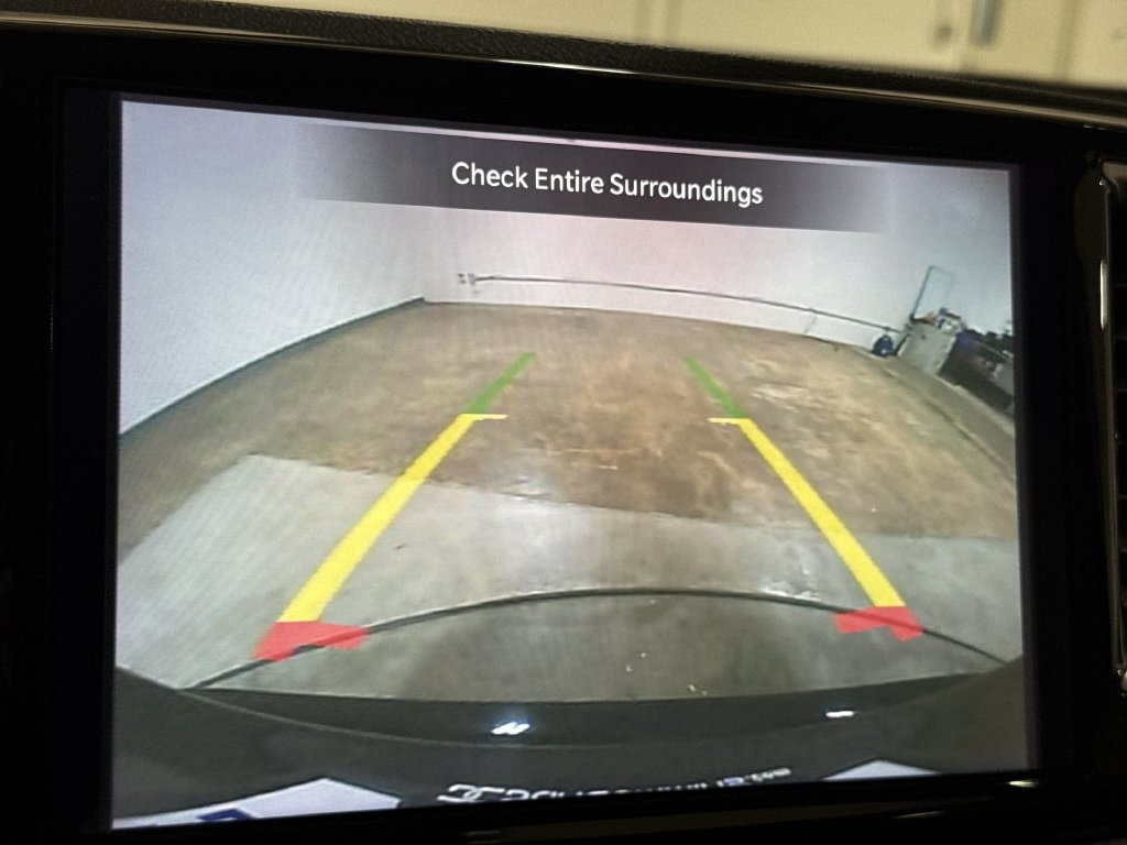 Used 2024 Chrysler Pacifica Touring-L FWD image 15