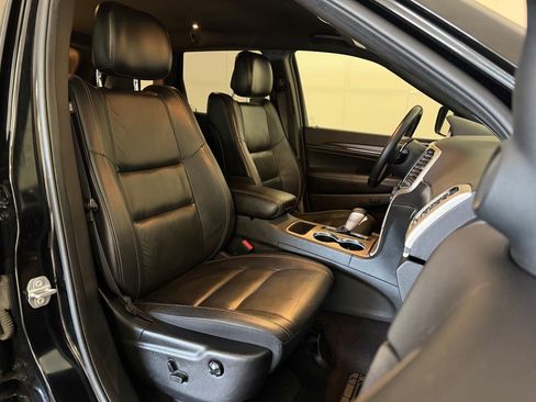 Used 2017 Jeep Grand Cherokee Limited RWD image 32
