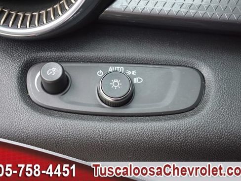 Used 2024 Chevrolet Trax ACTIV w/ Sunroof Package FWD image 40