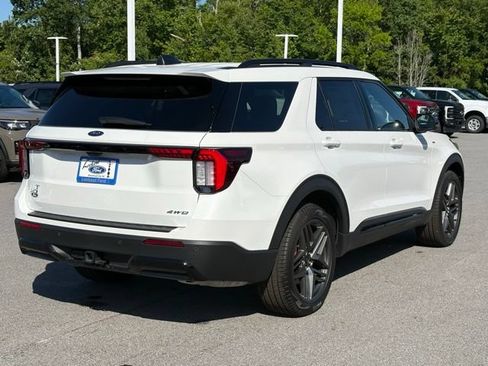 New 2026 Ford Explorer ST-Line w/ ST-Line Street Pack AWD/4WD image 5