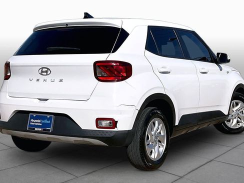 Used 2021 Hyundai Venue SE FWD image 13