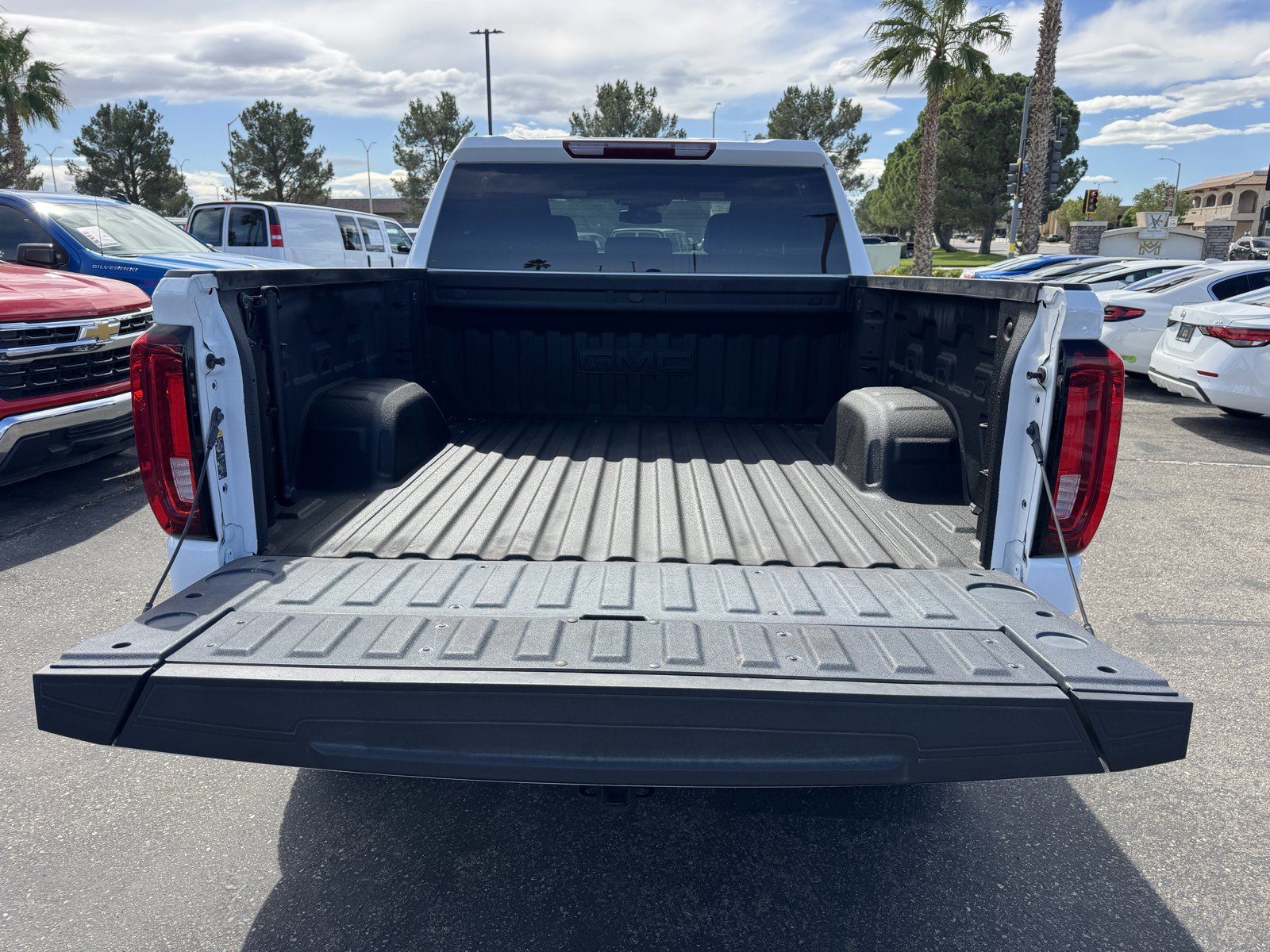Used 2025 GMC Sierra 1500 AT4 AWD/4WD image 13