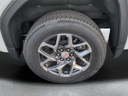 New 2025 GMC Sierra 1500 SLE w/ Preferred Package image 24