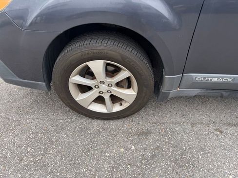 Used 2013 Subaru Outback 2.5i Limited AWD/4WD image 10