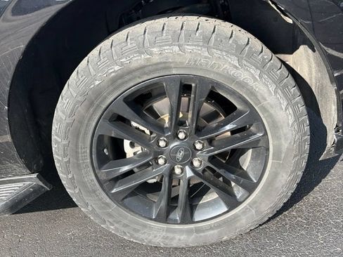 Used 2024 Ford Expedition Max XLT AWD/4WD image 5
