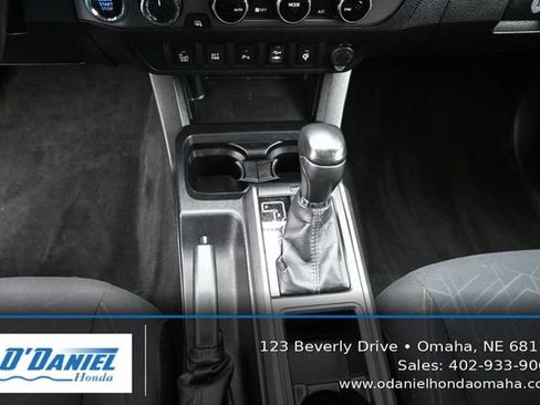 Used 2016 Toyota Tacoma TRD Off-Road AWD/4WD image 33
