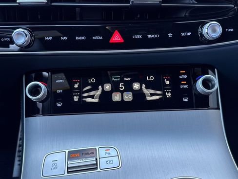 New 2026 Genesis GV70 3.5T Sport Advanced image 11