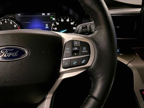 Certified 2022 Ford Explorer XLT w/ Equipment Group 202A AWD/4WD image 18