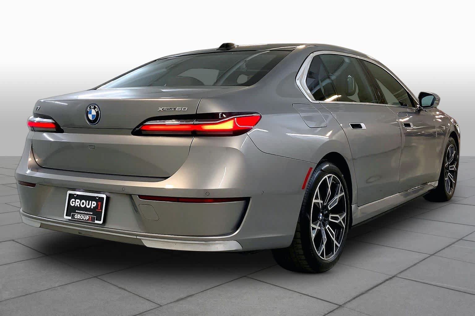 Used 2024 BMW i7 xDrive60 AWD/4WD image 12